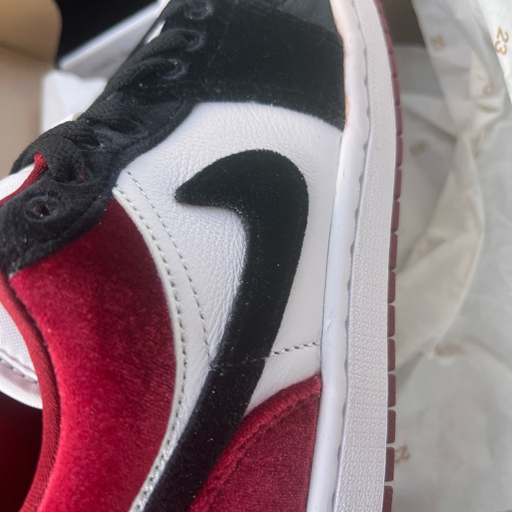 Jordan Air 1 Low SE Black and White
